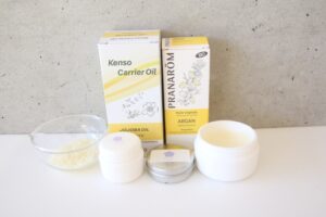 precious oneアロマ工房のアロマクラフトのみつろうクリームの写真